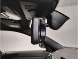 ☆BMWのルームミラーには自動防眩機能が備わっております。後続車のヘッドライトの明るさで幻惑されるのを防止☆