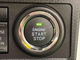 エンジン始動はプッシュスタートで楽々♪電子カードキーを携帯していれば、ブレーキを踏みながらボタンを押すだけで、エンジンの始動がスマートに行えます♪