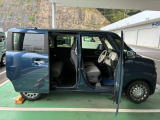 両側スライドドアなので、狭い駐車場でも乗り降りもラクラク♪