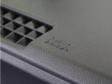◆助手席エアバッグ◆SRSエアバッグは、シートベルトだけでは防ぎきれない衝突時の衝撃から乗員を守るための安全装置。衝突時に瞬時に膨らみ、頭部や胸部がダッシュボードに直接衝突するのを防ぎます。