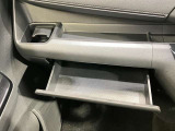 上下に収納があるので常備しておきたい小物も収納出来ます