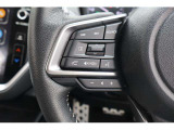 ステアリングオーディオリモコン 運転中でも音量調整やモード変更などハンドルから手を離さなくても操作が可能です。