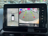 車を真上から見ているように、周囲の状況を把握しながら安心して駐車が行えるアラウンドビューモニター装備!