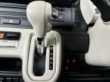 【CVT】低速から中速域ではショックの少ないスムーズな加速を実現。高速域では回転数を抑え、燃費の向上に貢献します。