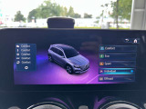 バックカメラにより駐車時の後方確認も楽にできます。
