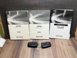 取扱い説明書もしっかり付いてます。中古車ですので、意外とない車も多いんですよ。