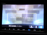 バックカメラの画像です。ガイドラインがスムースな車庫入れをサポートいたします。車庫入れの安心感がアップしますね。