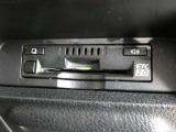 高速道路を賢く使うETC2.0装備です。高速道路とクルマが情報を連携して渋滞の迂回ルートや災害時の適切な誘導をしてくれたりします。
