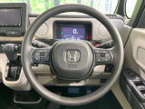 インテリアに合わせたデザインのステアリングは、運転される方のことも考え、運転しやすい形状、大きさです。是非一度、実際に触ってお確かめください。