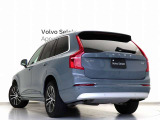 XC90には、フルサイズSUVにふさわしい余裕ある力強さと、自信に満ちた佇まいが備わっています。ボルボ伝統のスタイリングを継承し、力強い存在感を、精巧かつ繊細に形にしたデザインです。