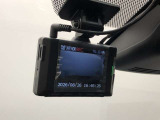 ニュースで流れる【事故の瞬間】【あおり運転】の映像は、ドライブレコーダーが録画しているからです。もしもの時の証拠映像を保存できます。
