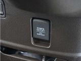 ◆12V電源ソケット・USB接続端子◆スマホやiPodなどを接続して、いつもの音楽を車内でもお楽しみいただけます♪