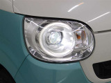 Bi-Angle LEDヘッドランプにはステアリング操作に応じてヘッドランプが可動して進行方向を照らすステアリング連動ヘッドランプ「AFS」が装備されています。