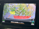 後方確認をサポートし、安全な運転に貢献。狭い場所でもスムーズな駐車をアシストします。運転の苦手な方にもおすすめです。