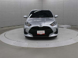 走る楽しさと、低燃費、先進の安心安全技術を備えた新世代コンパクトカー「ヤリス」です。