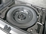 スペアタイヤを積んでいるモデルです。
