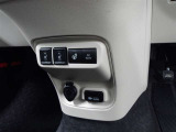 運転席・助手席は共にシートヒーター付なので、寒い日の朝の通勤も快適です♪