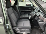 シートヒーター装備のフロントシートで長時間でも快適ドライブ!