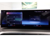 クルマの頭脳ともいえる、管理システム、iDrive。ナビだけではなく、オーディオ操作や車両情報の表示などをコントロールできます。便利さと安全性の向上にも繋がっています。