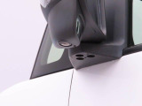 【パノラマモニター】上からの映像を表示。前後左右のカメラで合成し、運転席からの目視だけでは確認しにくい状況をリアルタイムで見晴らせます。