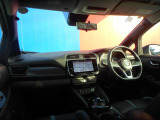 フロントガラスが広く視界が広々としているので、運転がとてもし易いです!