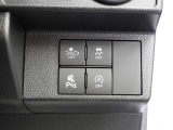 衝突被害軽減ブレーキ&横滑り防止装置&コーナーセンサーで安全運転のサポートをしてくれます※あくまでも補助的な装置なので安全運転を心がけましょう。