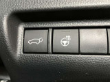 ステアリングヒーターはすぐにハンドルが温かくなり快適です!