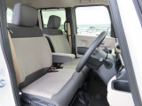 運転席の高さを変更できるので、体格に合わせた位置で運転できます!