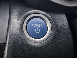 エンジンスタートはプッシュボタン式のため、キーを取り出す手間を省けます。