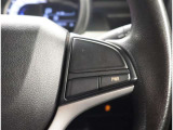ハンドルから手を放さずに操作出来ますので、安全運転にもつながりますね