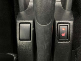 【シートヒーター】寒い冬にはシートをじんわり温めてくれてドライブも快適。エアコンの暖房よりも早く頭ってくれるので重宝しますよ♪