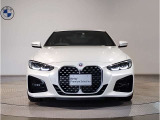 【キドニーグリル】BMWは約90年もの間、ほぼ全ての車両にひと目でBMWだと分かるこの特徴的なフロントグリルが備えられ、デザイン・アイコンとして親しまれてきました。