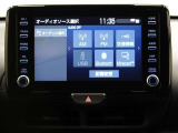 デイスプレイオーディオを装備。スマホとクルマをつなぐことで、いろんなサービスが楽しめます。(AppleCarplay/AndroidAuto 対応)