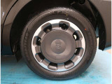 【タイヤ】タイヤの残量は7mmです。ご納車前に点検・空気圧調整もさせて頂きますので、ご安心下さい。