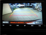 バックガイドモニターで、後方を確認しながら安心して駐車することができます。運転初心者も熟練者も必須の機能ですよ!