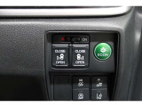◆◆両側電動スライドドア!!荷物で手が塞がる時など簡単にドアの開閉が出来ます!何より力いらずで開閉OK!女性やお年寄りにも優しい♪電動機能はOFFにもできますから元気なお子様の駆け出しも安心!
