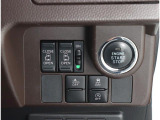 運転席から電動スライドドアの開閉が行えます