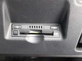 ETC車載器は、ビルトインタイプですっきり収納され、見た目も使い勝手も満足のアイテムです。