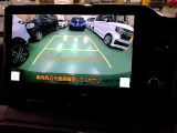 バックカメラの画像です。ガイドラインがスムースな車庫入れをサポートいたします!車庫入れの安心感がアップしますね☆
