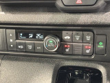 フロント両席にはシートヒーターが付いています!寒い日に便利な装備ですね。