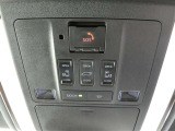 電動スライドドアのスイッチで車内からもスライドドアの開閉ができます。イージークローザー機能で半ドアになることも防止してくれます。