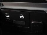【USB接続】USB接続も可能です。スマートフォンと連動して音楽も再生可能です。