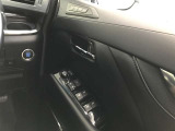 運転席からの操作で空気の入れ替えができて快適な室内空間へ☆