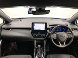 シンプルながら機能性あふれる運転席廻りです。視界性もよく、運転しやすいですよ。