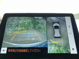 駐車時の安全性を高めるバックモニター。狭い場所でも、周囲の状況を把握しやすく、スムーズな駐車をサポートします。運転に自信がない方にもおすすめです。
