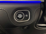 メモリー付きパワーシートが装備されている車両はシートの位置・ドアミラーの角度・ハンドルの位置を3名まで記憶出来ます。