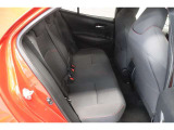 後席シートは分割可倒式。乗せる荷物や乗車人数に合わせて片側ずつ倒すことが出来ます。