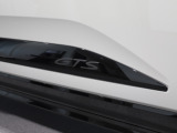 &ldquo;GTS&rdquo;は、パフォーマンスとルックスをスポーティに仕立てることで人気のシリーズである。アドレナリンが沸き立つスポーツパフォーマンスを具現化したモデル。