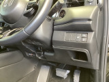 左側に高速で便利なETCがあり、横滑りを防ぐVSAなどのスイッチは、運転席の右側、手の届きやすい位置にあります。