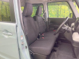 運転席シート廻りは使用感も少なく、良好な状態となっています。丁寧に使われていたことがよくわかりますね。